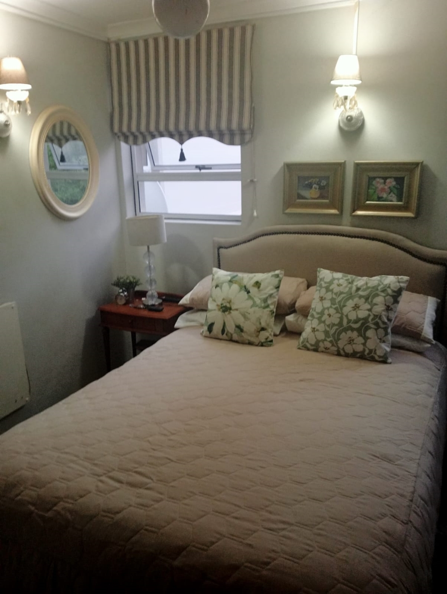 2 Bedroom Property for Sale in Whispering Pines Western Cape